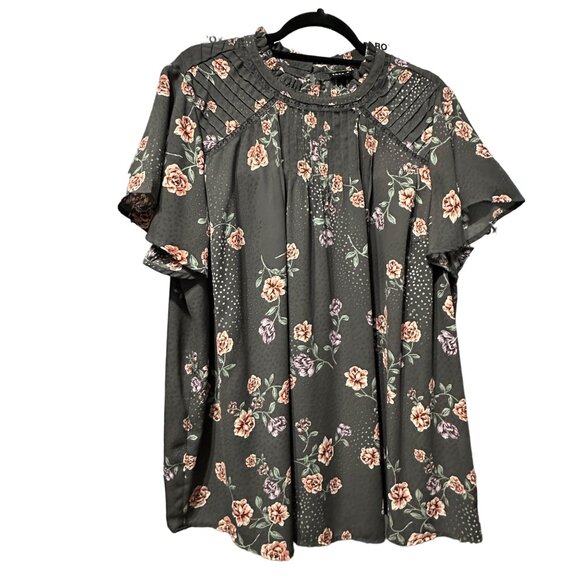 Torrid size 2 (2X) gray floral smocked short flutter sleeve top FLAW - Picture 1 of 10